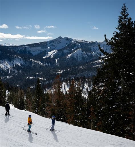 The 10 Best Lake Tahoe Ski Resorts - PureWow