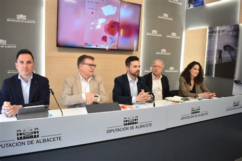 La Fiesta Del Libro En Albacete Crece Este Con Medio Centenar