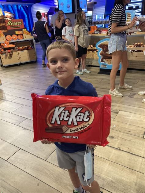 Visit The Amazing Hershey Park Chocolate World And Go On A Hershey