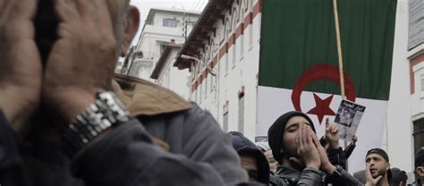 Algérie des milliers de manifestants du Hirak dans la rue malgré la