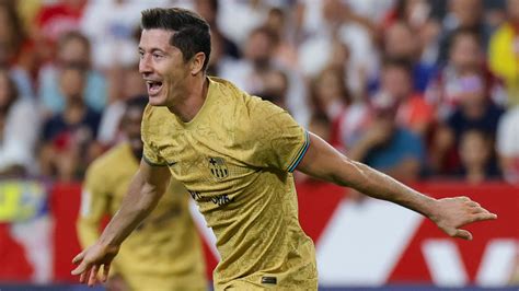 La Liga Ile Zarabia W Barcelonie Robert Lewandowski Tvp Sport