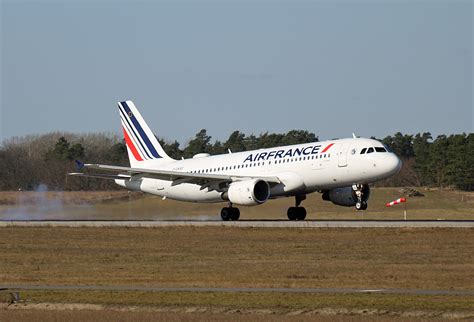 Air France Airbus A 320 214 F GKXO BER 28 02 2023 Flugzeug Bild De