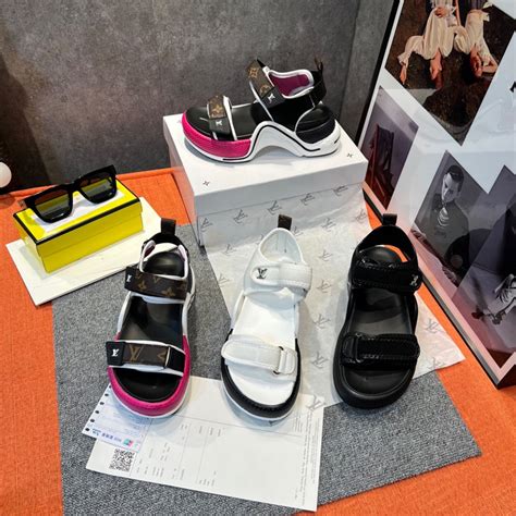 Sandan Cong Quai D N Hot Hit Cao Su I Bao M H Ng Qu Ng Ch U Cao C P Y H P T I