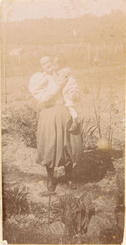 Jeune femme et enfant Auguste Delaherche Musée d Orsay