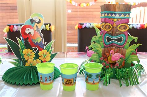 Hawaiian Luau Party With Desert Table And Games — Chic Party Ideas