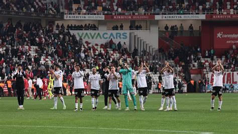 Şenol Güneş Yönetiminde Şampiyonluk Rüzgarı Beşiktaş ın UEFA Hedefi ve