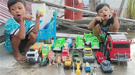 Berburu Mengumpulkan Mainan Truk Pasir Truk Molen Mobil Damkar Tank