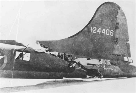 Toughest bomber of WW2: Close-up of the damage to Boeing B-17F-5-BO (S ...