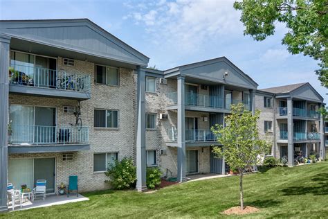 Plymouth Commons - 3301 Highway 169 N | Plymouth, MN Apartments for ...