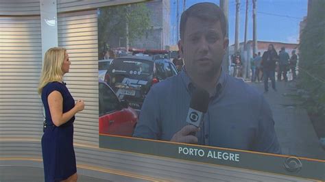 Polícia investiga morte a tiros de cinco pessoas da mesma família em