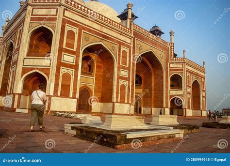 A Tourist At Unesco World Heritage Site Humayun S Tomb In Delhi