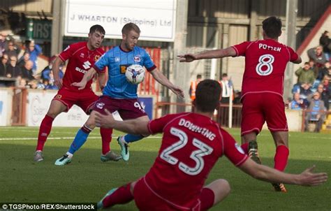 Scunthorpe Come From Behind To Beat Mk Dons And Extend Lead In League