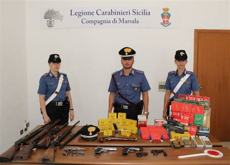 In Arresto Per Detenzione Illegale Di Pi Armi Comuni Da Sparo E