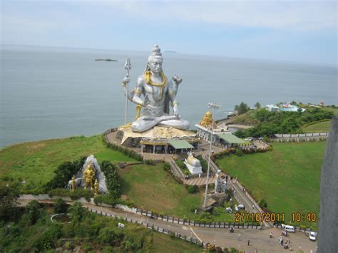 Murudeshwara Temple, Beach, Lord Shiva statue - eNidhi India Travel Blog