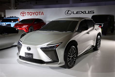 Lexus Rz E Premi Res Photos Officielles Du Suv Lectrique