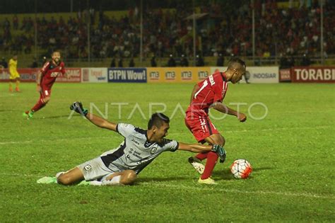 SEMEN PADANG VS SRIWIJAYA FC ANTARA Foto