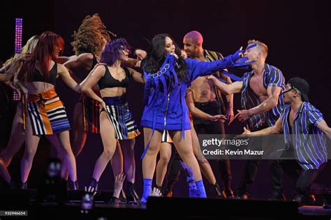 Demi Lovato Performs Onstage During The Tell Me You Love Me World Nachrichtenfoto Getty