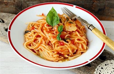 Spaghete Rapide Cu Sos De Rosii Reteta De One Pot Pasta