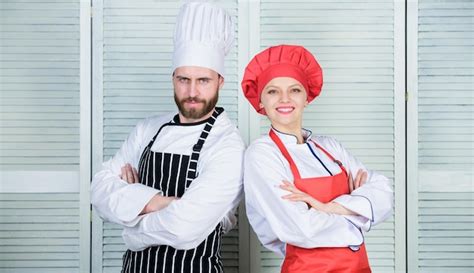 Casal Governando O Mundo Culin Rio Fam Lia Cozinhando Na Cozinha Homem