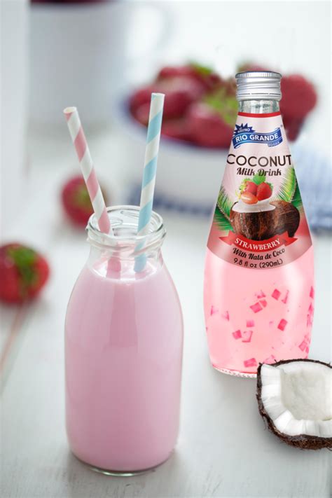 Coconut Milk Drink Strawberry With Nata De Coco