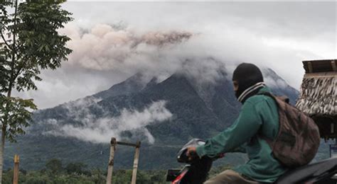 Indonesia Rumbling Volcano Unleashes Fresh Burst Inquirer News