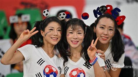 Suporter Wanita Timnas Korea Selatan Optimis Son Heung Min Cs Bisa