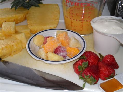 Kandy's Kitchen Kreations: Frothy Fruit Smoothies