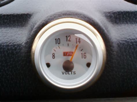 Установка Вольтметра AutoGauge — Lada 2106, 1,6 л, 1978 года ...