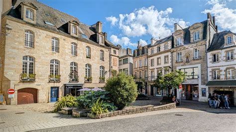 Best Times to Visit Quimper: Weather, Seasons & Ideal Months