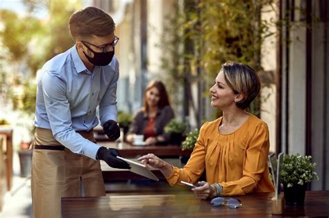 Consejos para ir a un restaurante durante la pandemia Seguros Bolívar