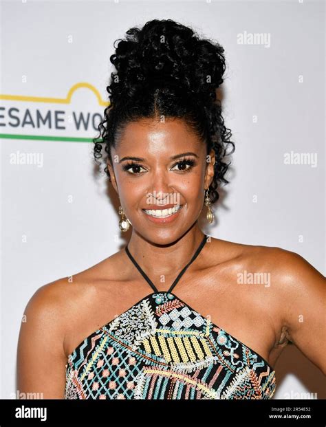 Renée Elise Goldsberry attends Sesame Workshop s annual benefit gala at