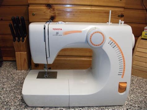 TOYOTA SEWING MACHINE WITH FOOT PEDAL RS2000 In Southside Glasgow