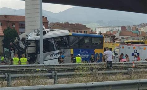 Al Menos Cinco Muertos En Avilés En Un Accidente Grave De Un Autobús Hchtv