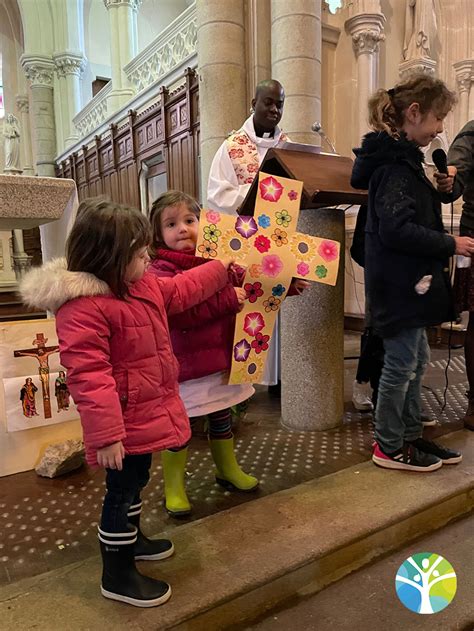 Célébration de Pâques Suivre l actualité de l école Sainte Anne