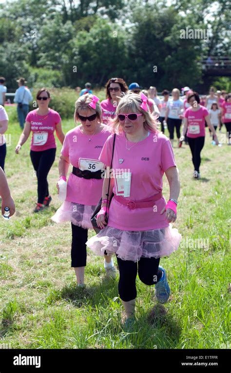 Womens Cancer Research Fund Hi Res Stock Photography And Images Alamy