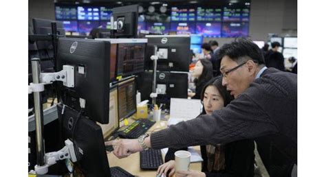 Asian Markets Struggle Even As Us Data Fuels Rate Cut Talk Urdupoint