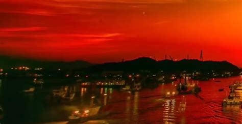 Zhoushan Rouge Blood Red Sky Baffles Residents Of A City In China