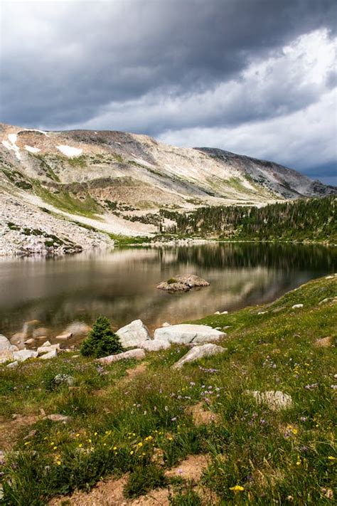 Medicine Bow Mountains and a Lake Landscape · Free Stock Photo