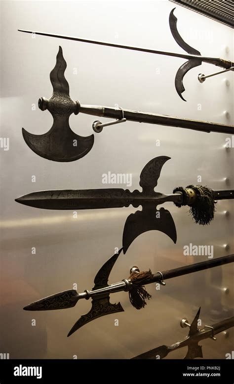Viking medieval spears hi-res stock photography and images - Alamy