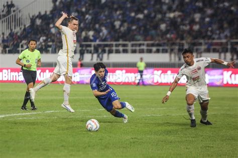 Psis Semarang Melawan Persija Jakarta Antara Foto