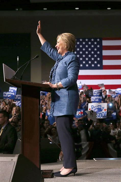 It S Hillary Clinton S Birthday Here Are 80 Of Her Best Pantsuits Artofit