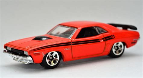 Green Lantern 71 Dodge Challenger Hot Wheels