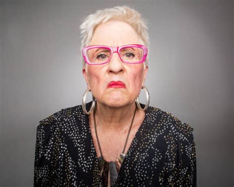 1 700 Grumpy Old Woman Photos Taleaux Et Images Libre De Droits Istock