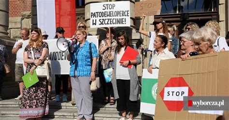 Protest przed urzędem wojewódzkim w Szczecinie To nie inwestycja to