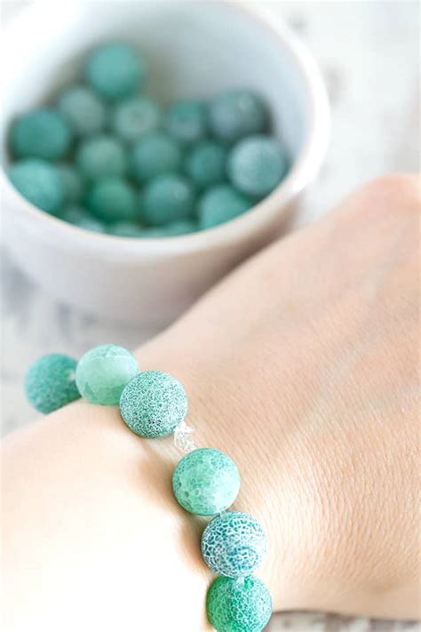 How to Make a DIY Essential Oil Diffuser Bracelet | Hello Glow