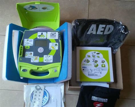 Desfibrilador automático zoll AED plus disponible Caracas