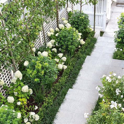 19 White Garden Design Ideas You Should Check | SharonSable