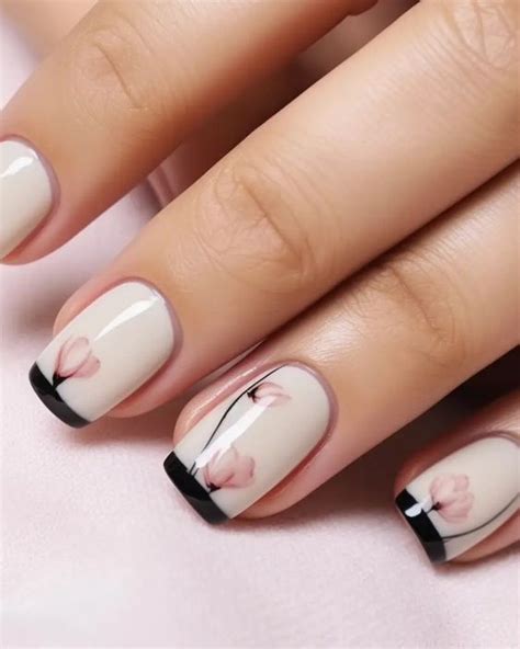 17 Elegant Nail Design Ideas For Women Over 40