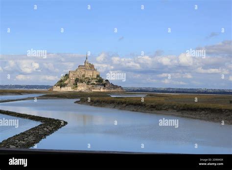 Mont saint michel high tide hi-res stock photography and images - Alamy