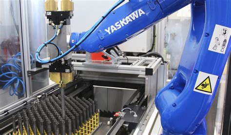 Yaskawa Roboter Palettiersystem Automatisiert Schleifmaschine Bei